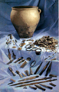 The Isleham founder's hoard in Moyse's Hall Museum until 2006. Now at West Stow Visitor Centre. From a Moyse's Hall postcard. Photography by Graham Portlock.