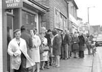 Bread queues at West End Bakers 1974. Picture from Facebook Old Bury Str Edmunds supplied by Andrew Gough.