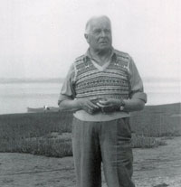 Cyril Power at Wrabness 1940s. Picture from Philip Vann's Catalogue of CP linocuts.