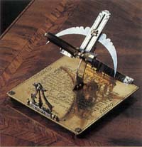 Crescent sundial