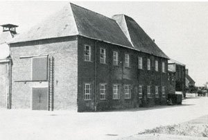 Picture from 'The Lark Navigation', by D E Weston.