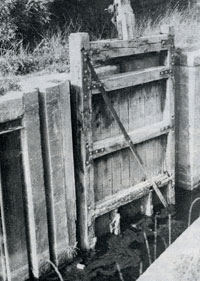Marstons mill lock gates, rebuilt 1938. Seen here c1980. Picture from 'The Lark Navigation' by D E Weston